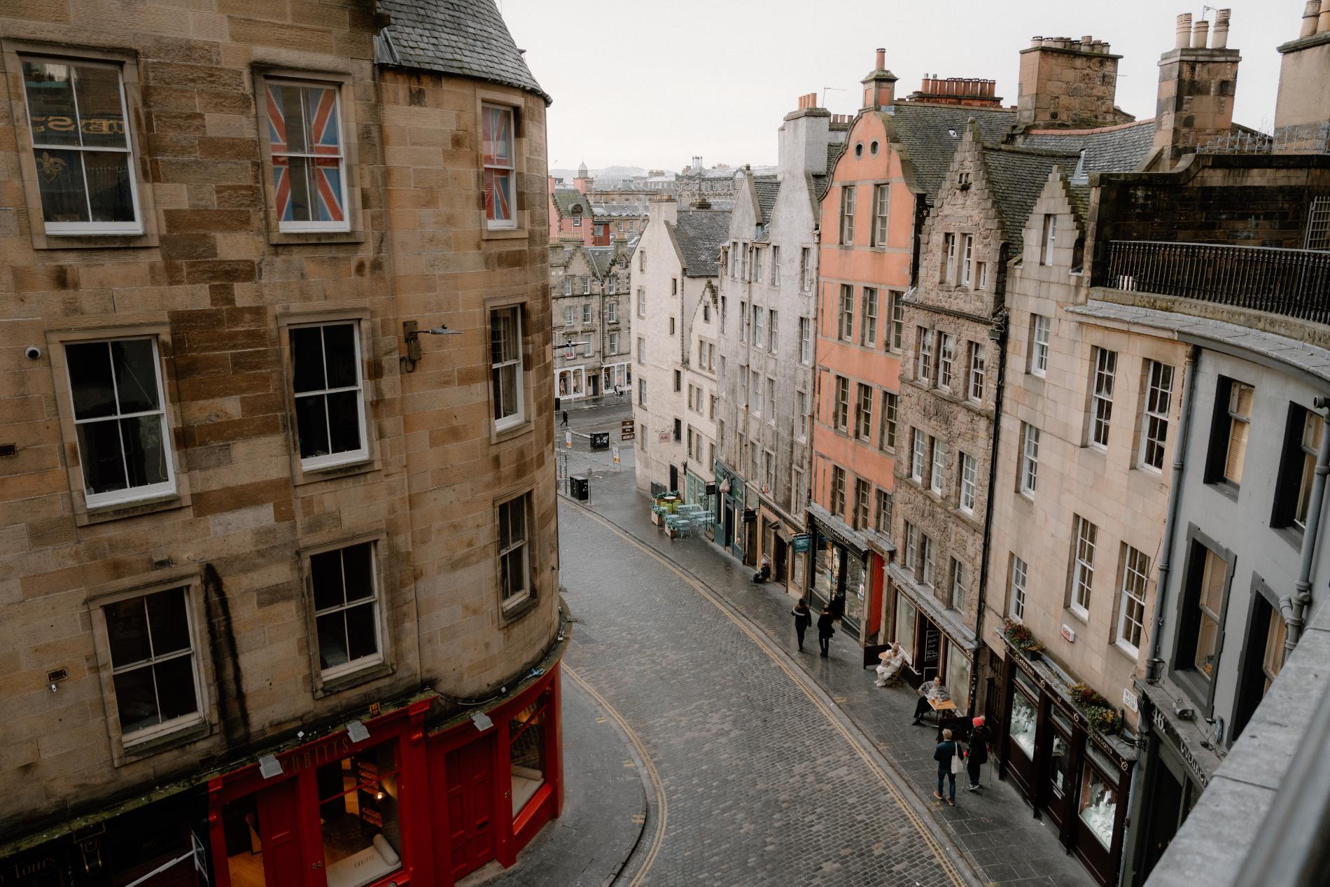 24 Hours in Edinburgh – Starts with Stories. Ends with a View
